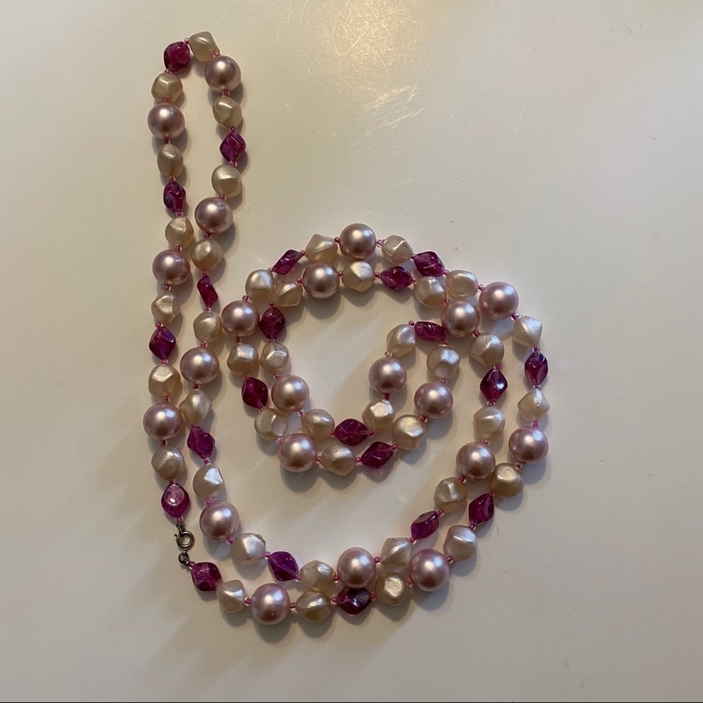Vintage Pearlized pink bead necklace 52 inches​​​​